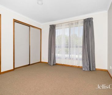 2/711 Ripon Street South, Redan, Vic 3350 - Photo 1