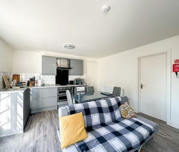 Bateman Street, Cambridge - Photo 3