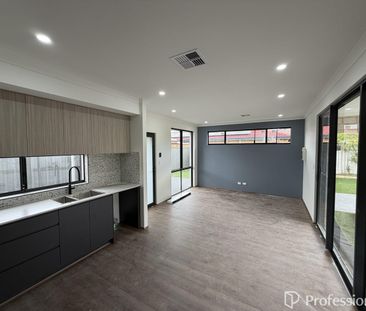 PEACEFUL LIVING AT ITS BEST - Photo 4
