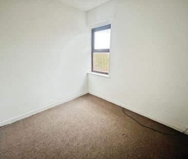 2 bedroom end of terrace house to rent - Photo 3