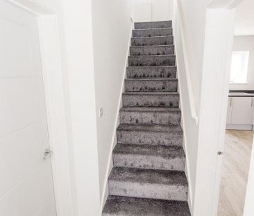 3 bedroom semi-detached house to rent - Photo 2