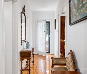 Family Home in the Heart of Cheltenham - Photo 6