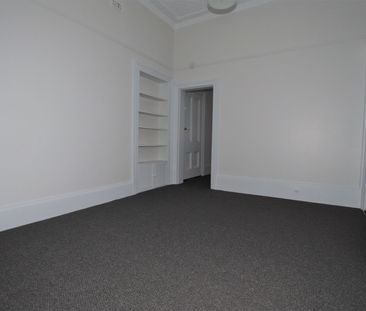 CENTRAL 2 BEDROOM RENOVATED HOME - Photo 2