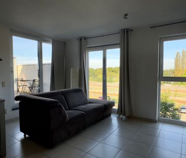 Instapklaar 1 slaapkamer-appartement met zeer ruim terras - Photo 2