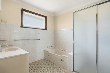 Perfect Family Home in Thirroul - Photo 5