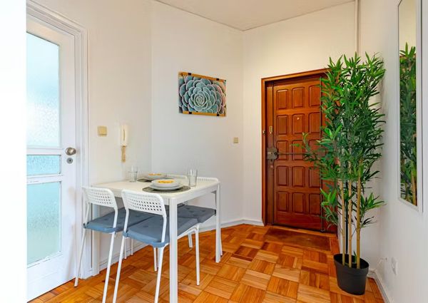 Mieszkanie na wynajem - 180 m² - 1 pokój Porto Porto