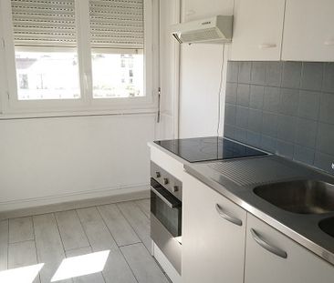 Location Appartement 2 pièces 45m² NIMES 30900 - Photo 2