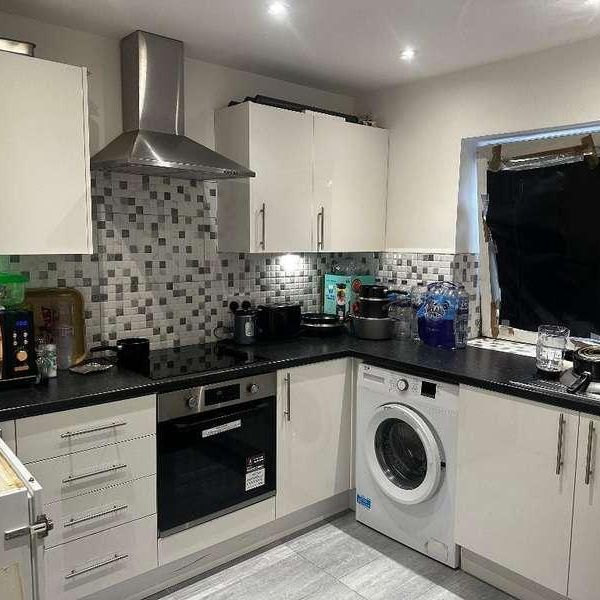 Roberts Mews, Orpington, BR6 - Photo 1