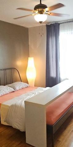 Grand 4 1/2 face métro Viau / dernier étage - Longue durée - Photo 1