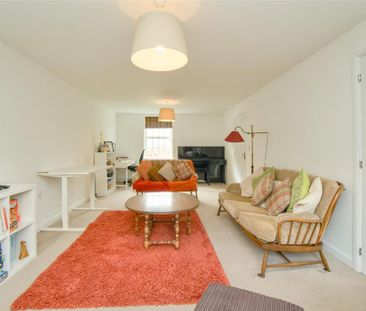4 bedroom semi-detached house to rent - Photo 1