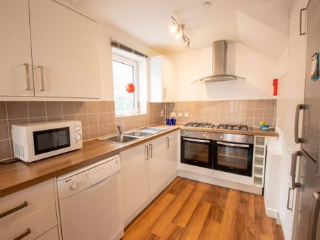 6 bedroom house to rent - Photo 3