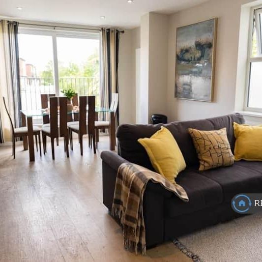 3 bedroom flat to rent - Photo 1