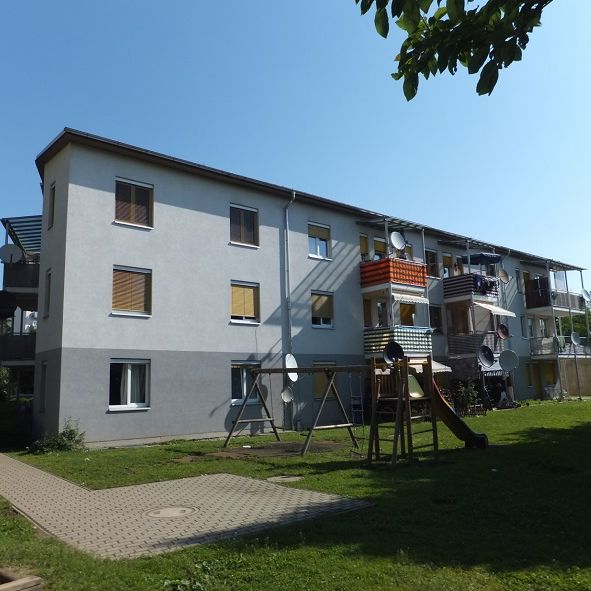 Gut aufgeteilte 3-Zimmer-Wohnung im Erdgeschoss mit Terrasse - Photo 2