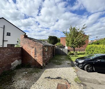 2 bedroom end of terrace house to rent - Photo 2