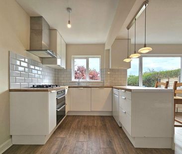 3 bedroom semi-detached house to rent - Photo 6