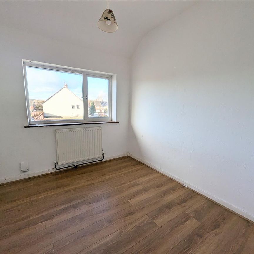 3 Beds - Terraced House - - Photo 1