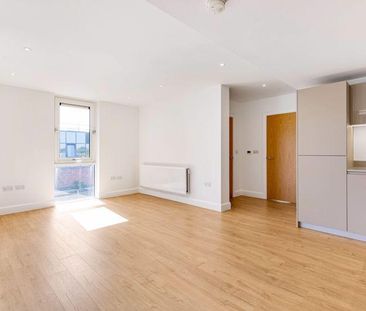 3 bedroom apartment to rent - Photo 2