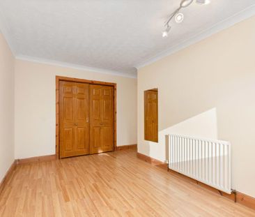3 bedroom end of terrace house to rent - Photo 4