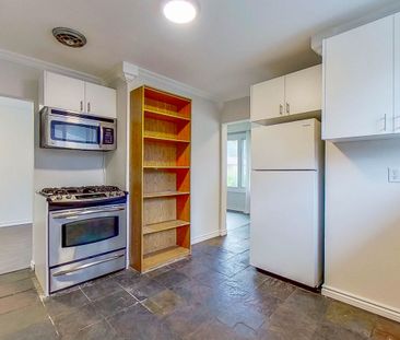 For Lease - 140 Cherrywood Drive Unit# MAIN, Newmarket, Ontario - Photo 2