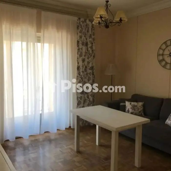 Piso en alquiler en Centro-Catedral - Photo 1