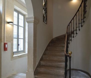 location Appartement T3 DE 61.67m² À NIMES - Photo 3
