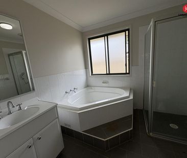 Stunning Family Home in Eagle Vale - Photo 6