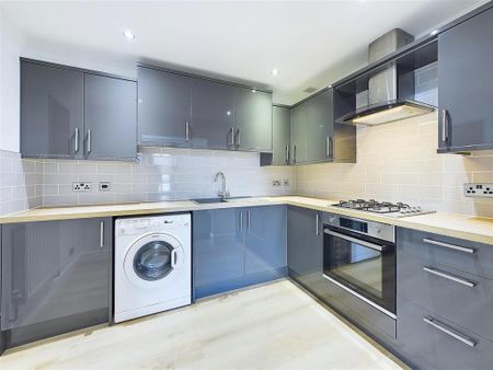 2 bedroom flat to rent - Photo 4
