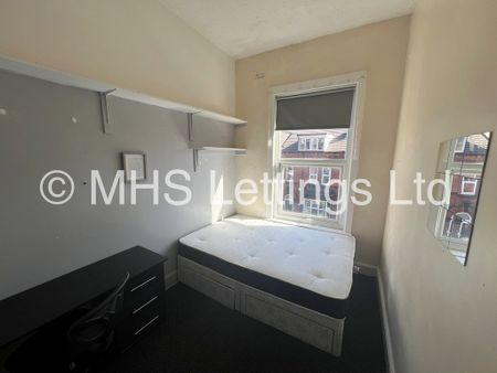 6 Bedroom Mid Terraced House for rent in Regent Park Terrace - Photo 4