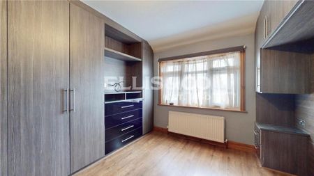 4 bedroom terraced house to rent - Photo 4