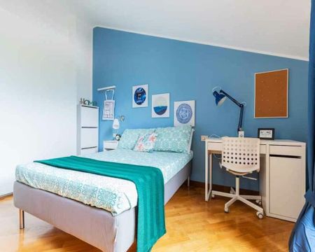 Via dei Fontanili, Milan, Lombardy 20141 - Photo 4