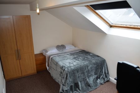 Simonside Terrace - Photo 3