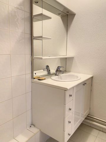 Location Appartement 1 pièce 31m² GRASSE 06130 - Photo 3