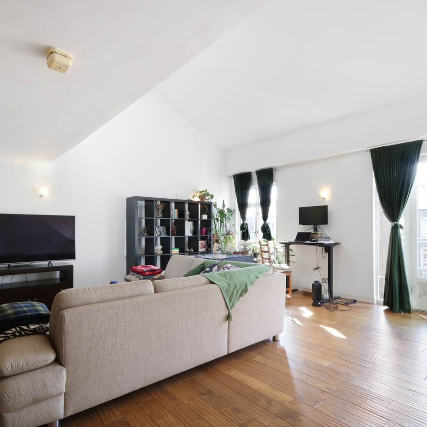 Price £2,200 pcm - Available 30/01/2026 - Part Furnished - Photo 1