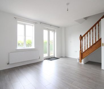 2 bedroom end of terrace house to rent - Photo 2