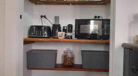 Luxury Apartment - Photo 4