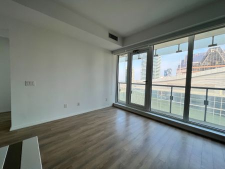 For Lease - 197 Yonge Street Unit# 2406, Toronto, Ontario - Photo 4