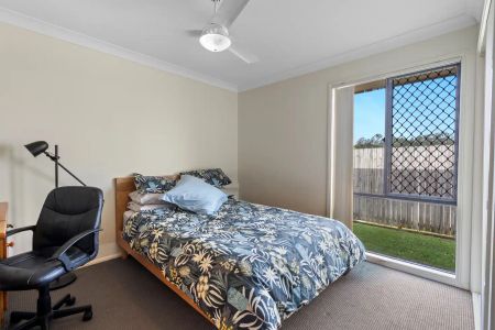 “Modern Family Living in a Prime Location” - Photo 3