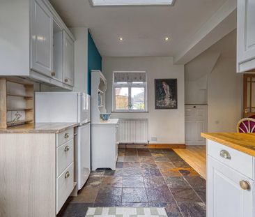 3 bedroom detached bungalow to rent - Photo 6