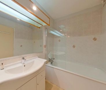 Location Appartement 3 pièces 63m² CHATELLERAULT 86100 - Photo 5