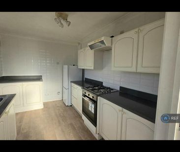 2 bedroom semi-detached house to rent - Photo 4