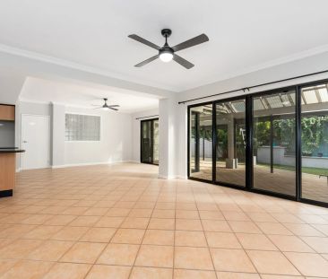 Lovely Family Home - Photo 2