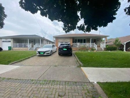 Detached Home For Lease | W9038936 - Photo 5