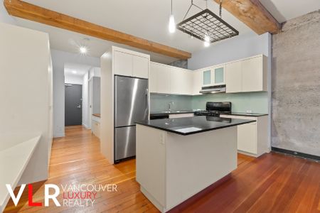 Condo in Downtown Vancouver, BC - Photo 4