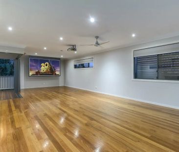 “Dual Living In Prime Location” - Photo 2
