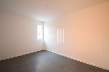 Renovated 3.5-room apartment in Collombey - Photo 2