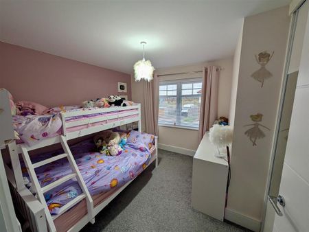 3 bedroom detached house to rent - Photo 2