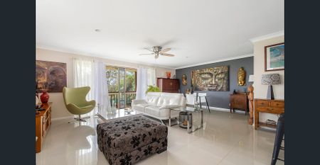 Stunning Home – Prime Location! - Photo 2