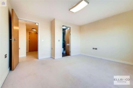 T R S Apartments, The Green, Southall, UB2 - Photo 3