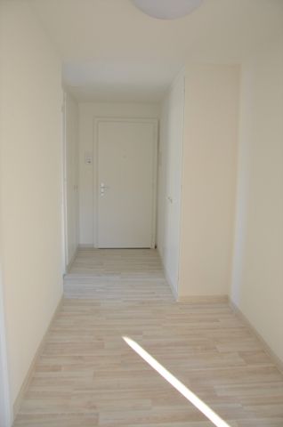 "moderne 3-Zimmer-Wohnung mit Balkon und eigener Waschmaschine" - Photo 2