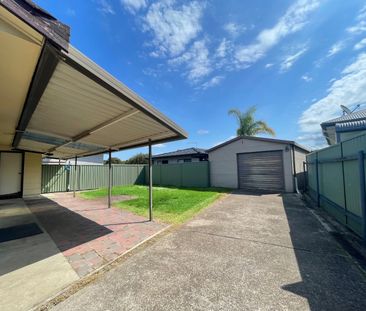 Charming 3 Bedroom Home - Water Included In Weekly Rent - Photo 3